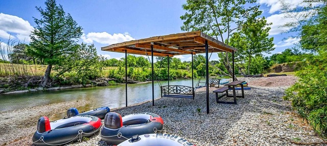 Blanco Riverfront Estate w/2 Homes: 4-Acre Oasis in Blanco