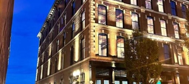 Brick & Bed Riverfront Lofts, G 201 in Saint Louis