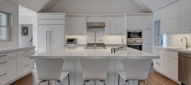 Bridgehampton outdoor tv&fireplc in bridgehampton