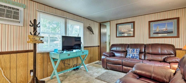 Cabin w/Fire Pit, Walk to Steinhatchee River! in Steinhatchee