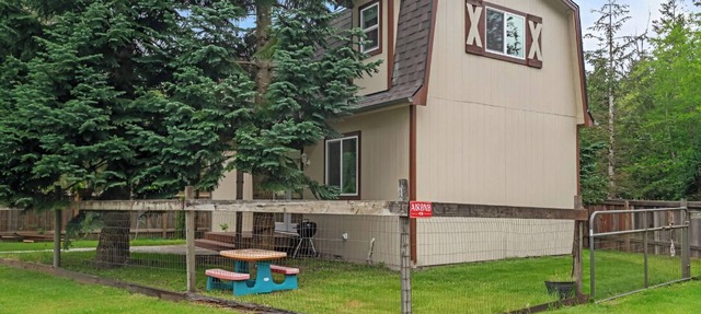 Charming 3-bedroom cottage in serene Enumclaw with AC in Enumclaw