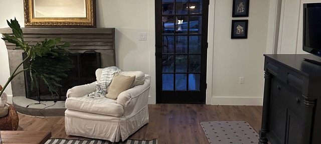 Charming 3-bedroom house in delightful Mandeville with WiFi, AC, full kitchen! in Mandeville