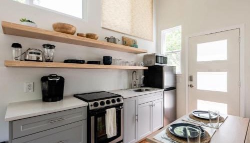 Charming, Cozy Tiny Gem with Hot Tub and Trail Access in Austin