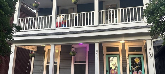 Charming Duplex by Bottleworks Mass Ave in Historic neighborhood in Indianapolis