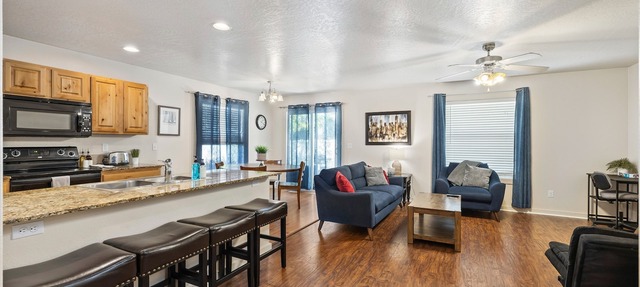 Charming Home | Fenced Yard | Quiet Street (98) in Meridian