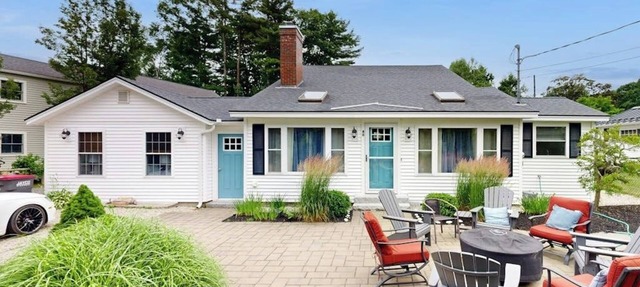 Charming home with patio & studio - walk to Footbridge Beach in Ogunquit