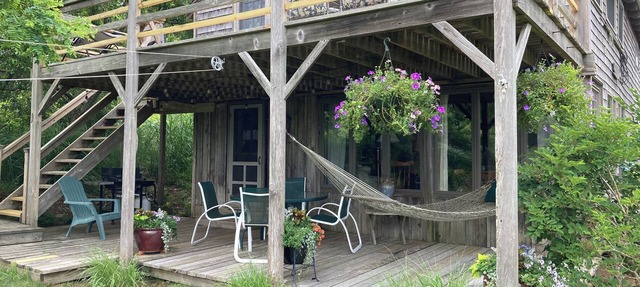 Charming Rustic Cottage in Chilmark