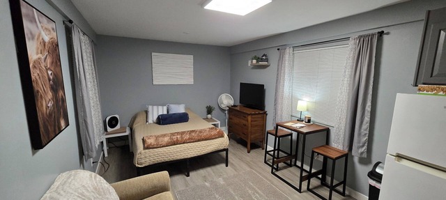 Charming studio with AC and WiFi in delightful Defiance in Defiance