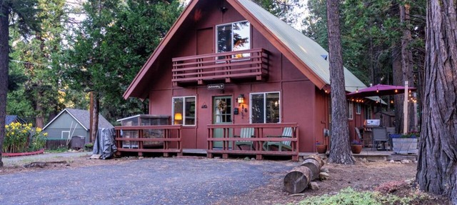Charming West Shore Chalet, Great Location, Close to the Lake, Hiking and Biking in Tahoma