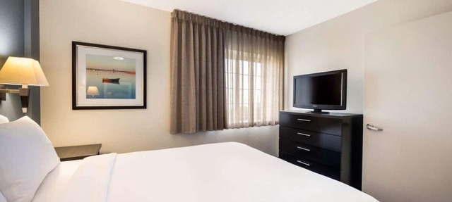 Come Create Memories with Fun-filled Adventures! Family Suites w/Full Kitchens in West Des Moines