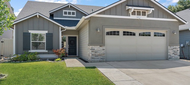 Comfy “Idahome” just minutes from downtown Eagle. A perfect 3BR family gem! in Eagle