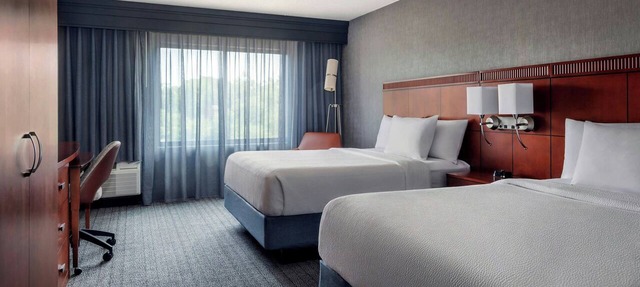 Courtyard by Marriott Paramus in Paramus