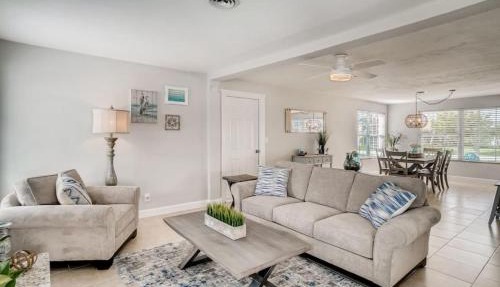 Cresting Wave Cottage by the Sea in Ormond Beach