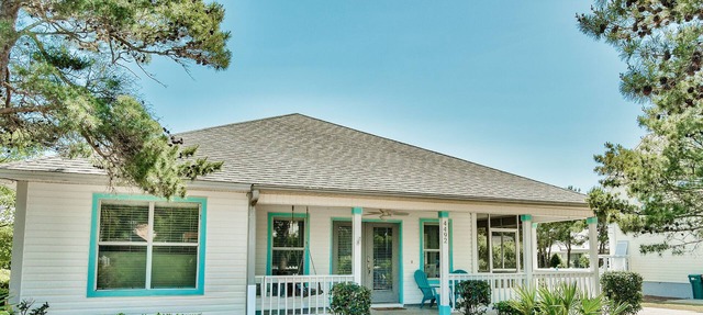 ⭐️Crystal Beach House! 6 Min Walk To Beach; Best Location! Pool, Pet Friendly! ⭐️ in Destin