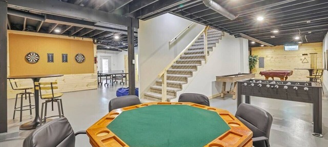 Deer Run Manor - Indoor Pool, Hot Tub & Game Room in Rockbridge