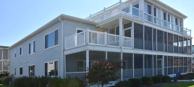 Dewey Beach 4BR Condo Ocean Block w/Parking, Outdoor Shower in Rehoboth Beach