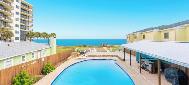 Direct, Oceanfront Pool Home-Margarita Manor in Ormond Beach