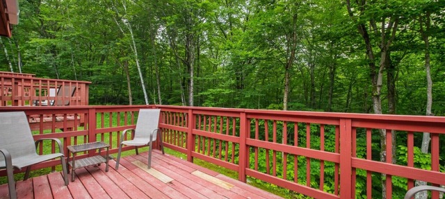 Disconnect Here | Rustic 3BR Off-Grid Hideaway in Stoneham