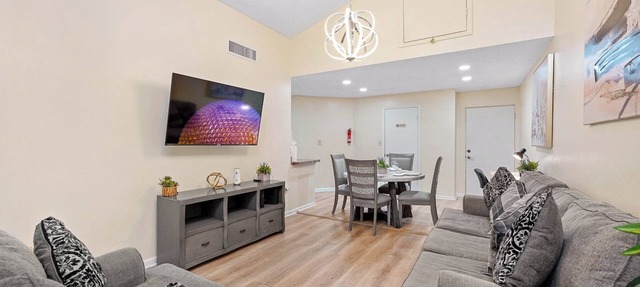 "Discover the Best of Orlando at 3648 Apartment: Your Perfect Vacation Home!" in Orlando