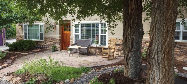 Downtown Boulder Oasis. 3 Blocks from Pearl St Mall. 4 bedrooms and 2 full baths in Boulder
