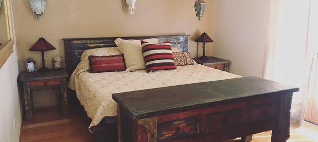 Easy Walk to the Plaza, Gated Retreat, nearby Ski Santa Fe! in Santa Fe