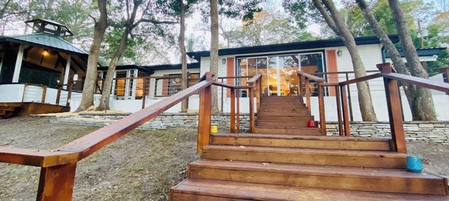 Equestrian Lakefront Cottage in Eustis