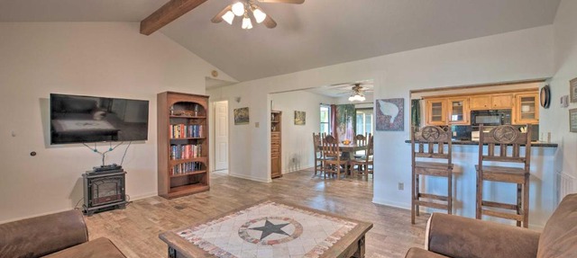 Evolve Hempstead Cottage Covered Porch and Views! in Hempstead