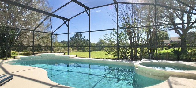 Family-friendly 5BR villa with stunning view and private, south-facing pool in Clermont