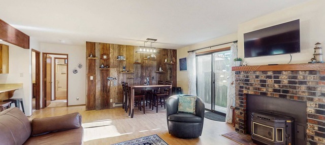 Family friendly home near the ocean with a yard, gas grill, full kitchen, W&D in Reedsport
