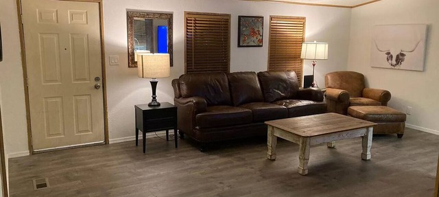 Fun Rustic 2/2 Single level in a great community. in Laughlin