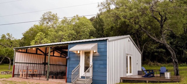 Gorgeous Tiny House with Fire Pit, Games and Barbecue in San Saba, Texas in San Saba