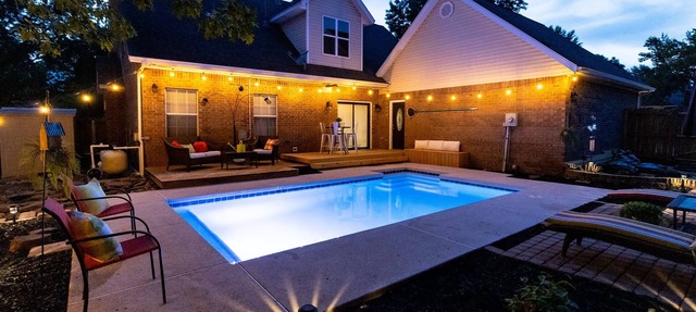 Heated Pool opens March 6 - Sleeps 12, Near UofA, in Springdale