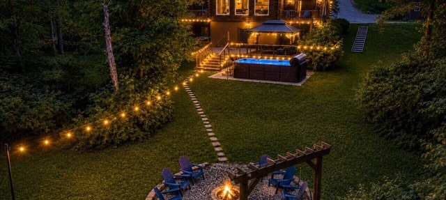 Heated Spa Pool Golf Sim Huge Game Room Hot Tub Cabin in Hocking Hills in Logan