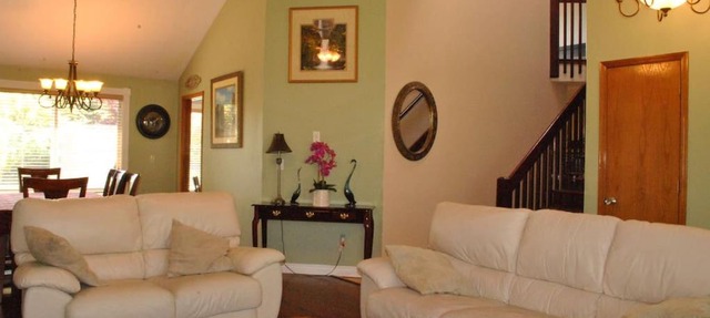 Huge Bdrms on main-Charming vacation home for 19 in Aloha