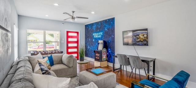 Intergalactic Abode @EADO - 5 km from FIFA Fest in Houston