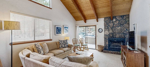 Inviting condo with private sauna & wonderful shared amenities in Sunriver