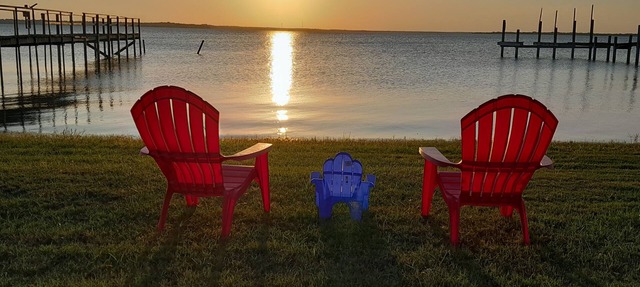Lake front property on main body of the lake!With Game Room! in Mathis
