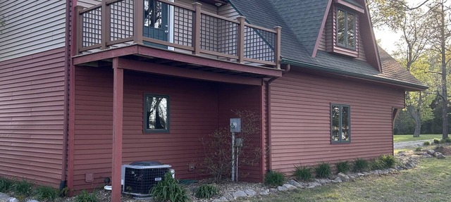 Lake & Oaks Hideaway- Hidden Cabin on Private Lake in Waltonville