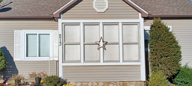 Lakeside Shady Rest Home Away from Home blocks from Rend Lake and I57/I64 in Ina