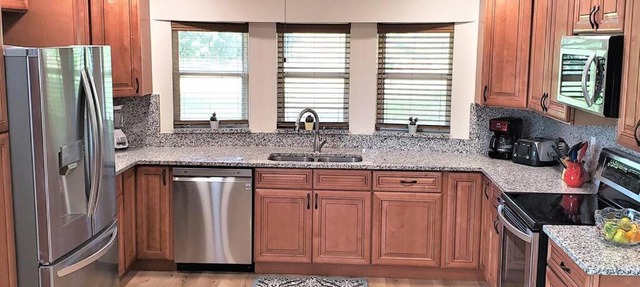 Little Ridge Ranch-West House-Quiet Country Getaway-Pet Friendly! in Williston