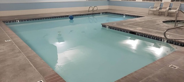 Looking for Perfect Getaway Location? Spacious Room w/King Bed, Free Breakfast in Pullman