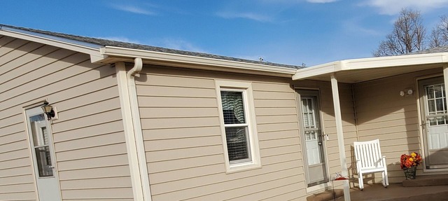 Make this house your HOME away from home in Meade