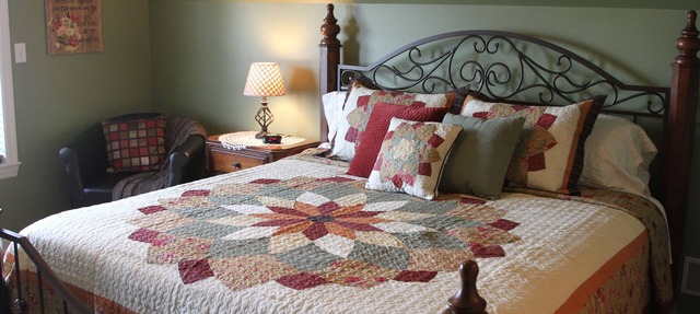 Martha's Guest Suite: Less than 3 miles from Sight and Sound Theater. in Ronks