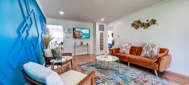 Modern 2Bdrm Westchester Home with brand-new out door HOT TUB in Westchester