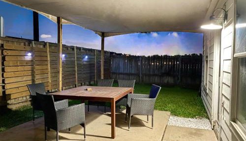 Modern Chic Home in Channelview