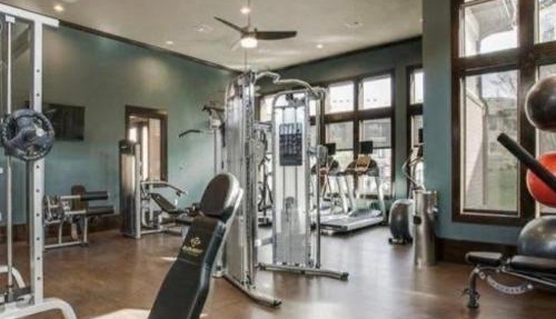 Modern Complex with a pool & gym in Austin
