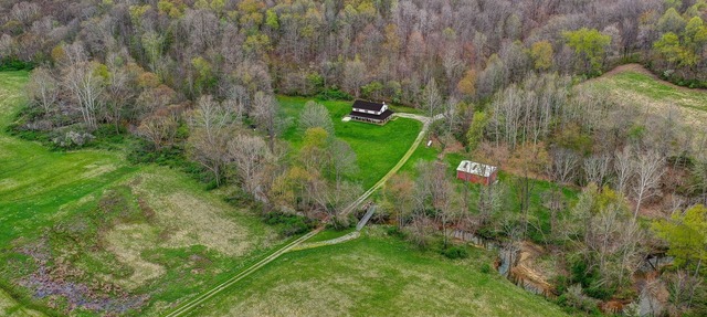 Modern Farmhouse: 30 Private Acres + King Bed + Hot Tub in McArthur