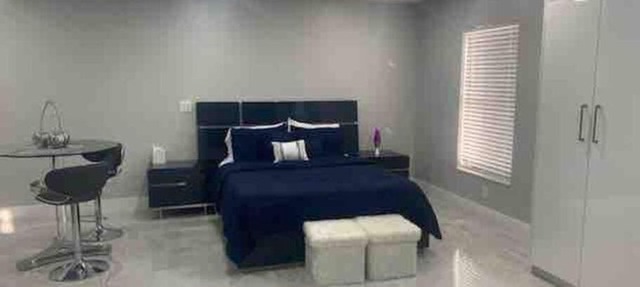Modern Studio in Orangetree