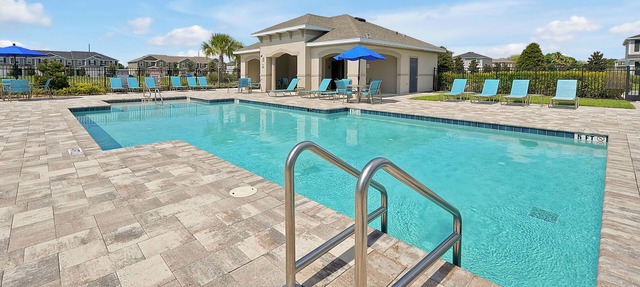 Modern Townhome w/Pool & Private Gym/Boombah Sports/SFB Airport/DT Sanford in Sanford