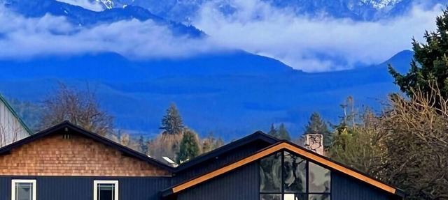 Mountain View Haven | HOT TUB on 9 Acres! in Sequim